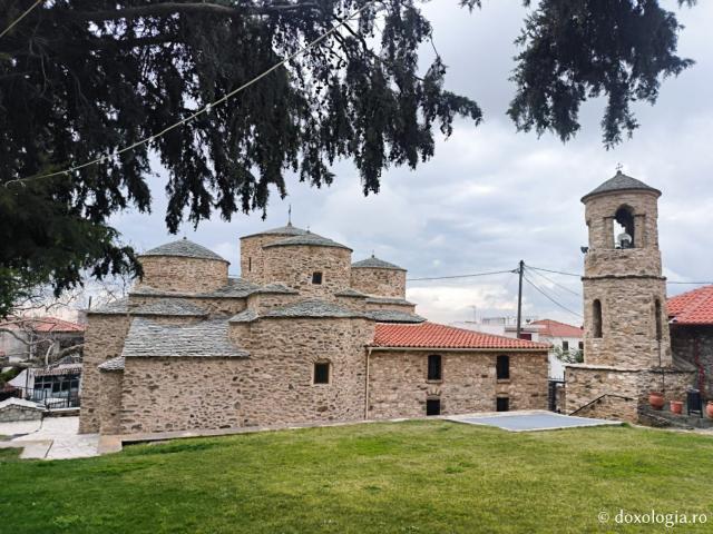 (Foto) Biserica „Sfântul Apostol Andrei” din Peristera – monumentul bizantin ce adăpostește moaștele Sfântului Eftimie cel Nou / Foto: Pr. Marin Osoianu (Foto) Biserica „Sfântul Apostol Andrei” din Peristera – monumentul bizantin ce adăpostește moaștele Sfântului Eftimie cel Nou