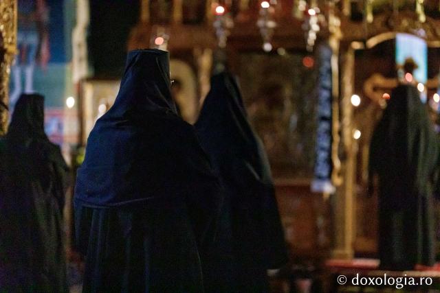 Denia din Joia Mare la Mănăstirea Paltin