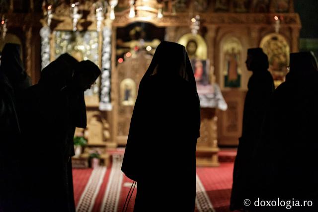 Denia din Joia Mare la Mănăstirea Paltin