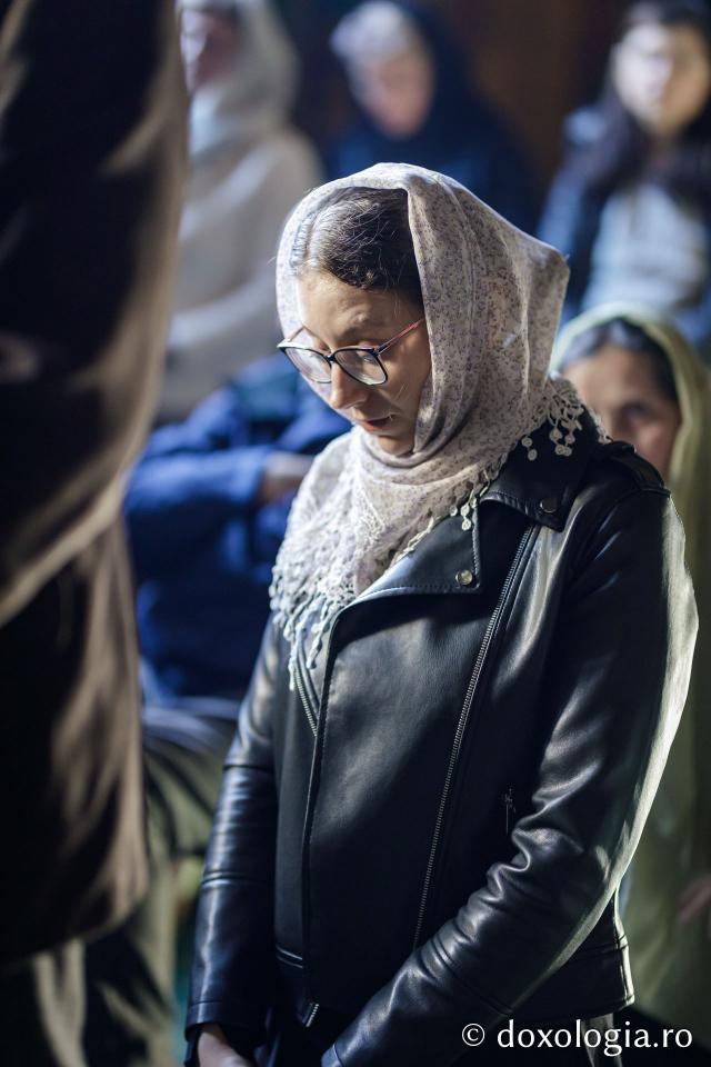 Denia celor 12 Evanghelii la Biserica „Sfânta Cuvioasă Parascheva” din Iași