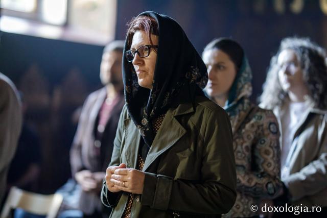 Denia celor 12 Evanghelii la Biserica „Sfânta Cuvioasă Parascheva” din Iași