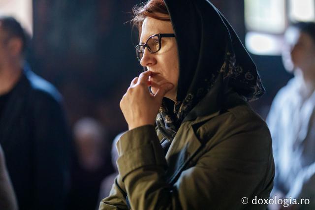 Denia celor 12 Evanghelii la Biserica „Sfânta Cuvioasă Parascheva” din Iași