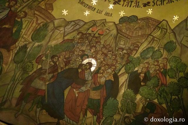 Denia celor 12 Evanghelii la Biserica „Sfânta Cuvioasă Parascheva” din Iași