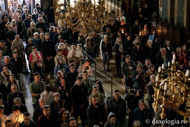 Slujba Prohodului Domnului la Catedrala Mitropolitană din Iași