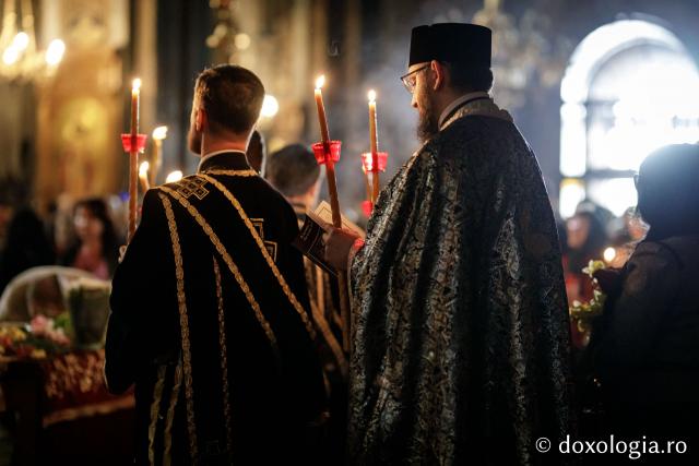 Slujba Prohodului Domnului la Catedrala Mitropolitană din Iași