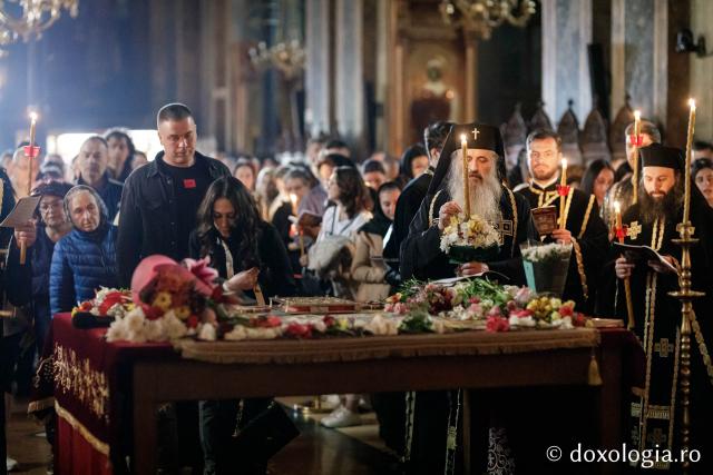 Slujba Prohodului Domnului la Catedrala Mitropolitană din Iași