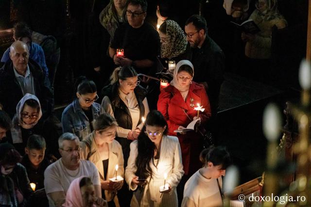 Slujba Prohodului Domnului la Catedrala Mitropolitană din Iași