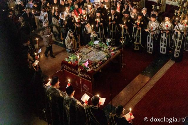 Slujba Prohodului Domnului la Catedrala Mitropolitană din Iași