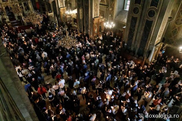 Slujba Prohodului Domnului la Catedrala Mitropolitană din Iași