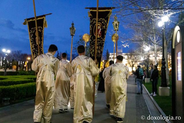 Slujba Prohodului Domnului la Catedrala Mitropolitană din Iași