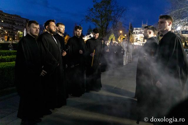 Slujba Prohodului Domnului la Catedrala Mitropolitană din Iași