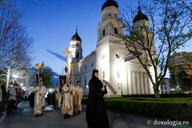 Slujba Prohodului Domnului la Catedrala Mitropolitană din Iași