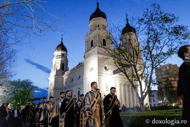 Slujba Prohodului Domnului la Catedrala Mitropolitană din Iași