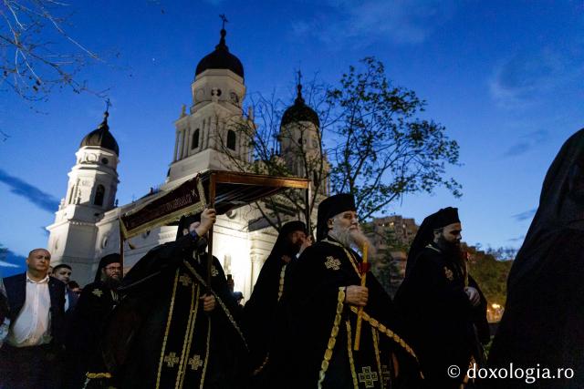 Slujba Prohodului Domnului la Catedrala Mitropolitană din Iași