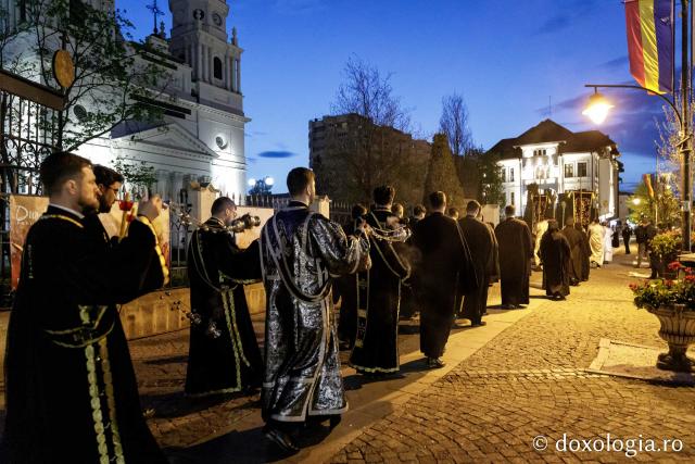 Slujba Prohodului Domnului la Catedrala Mitropolitană din Iași