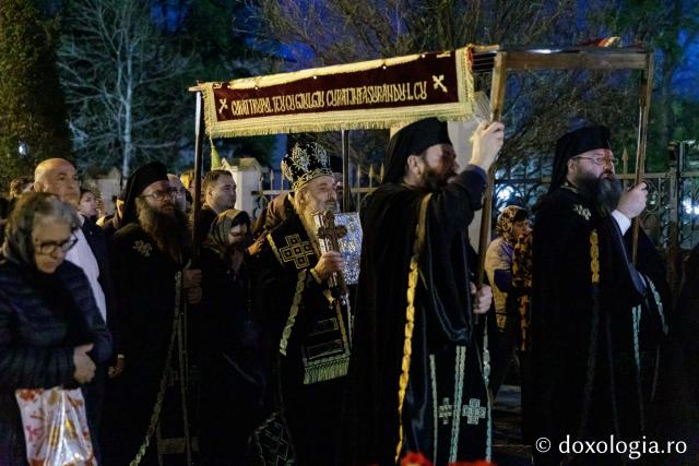 Slujba Prohodului Domnului la Catedrala Mitropolitană din Iași