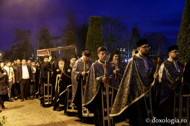 Slujba Prohodului Domnului la Catedrala Mitropolitană din Iași