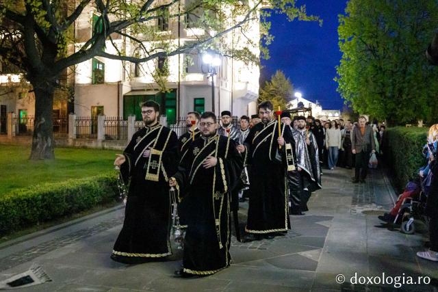 Slujba Prohodului Domnului la Catedrala Mitropolitană din Iași