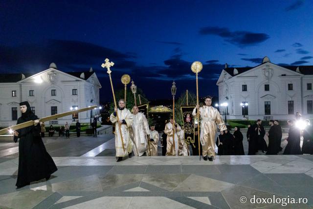 Slujba Prohodului Domnului la Catedrala Mitropolitană din Iași