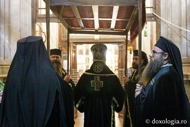 Slujba Prohodului Domnului la Catedrala Mitropolitană din Iași