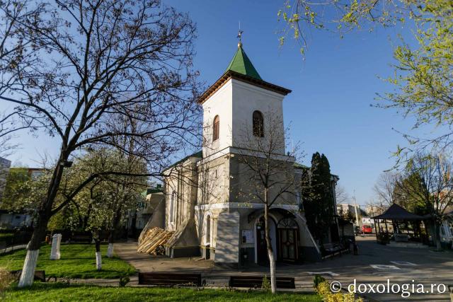 Marea Luni la Biserica „Ziua Crucii” din Iași