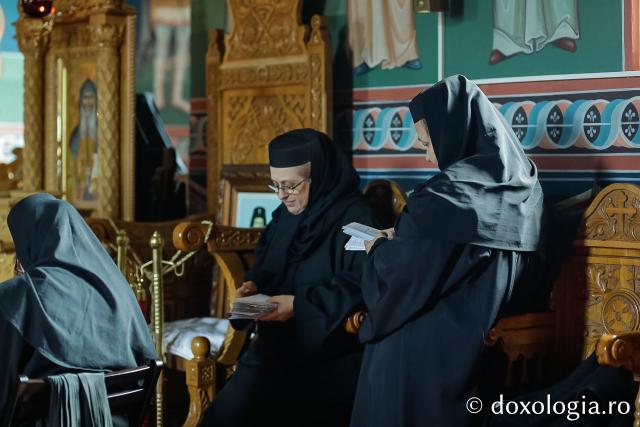 Sfânta Liturghie din Joia Mare la Mănăstirea Paltin