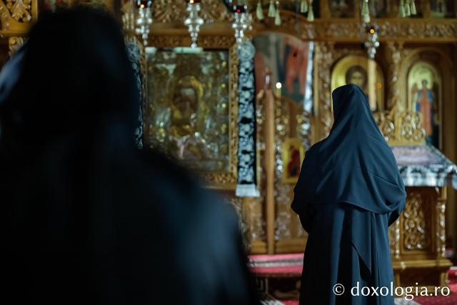 Sfânta Liturghie din Joia Mare la Mănăstirea Paltin