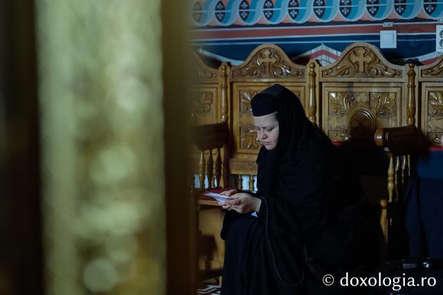Sfânta Liturghie din Joia Mare la Mănăstirea Paltin