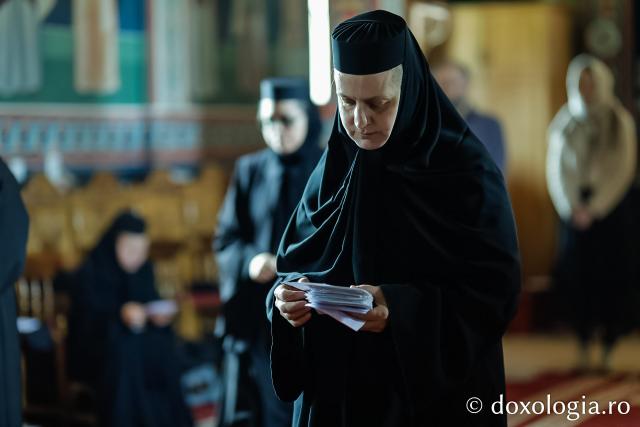 Sfânta Liturghie din Joia Mare la Mănăstirea Paltin