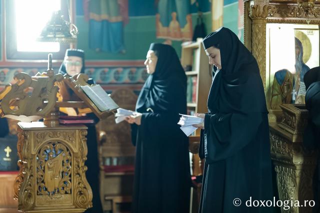 Sfânta Liturghie din Joia Mare la Mănăstirea Paltin