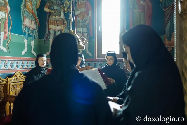 Sfânta Liturghie din Joia Mare la Mănăstirea Paltin