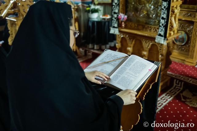 Sfânta Liturghie din Joia Mare la Mănăstirea Paltin