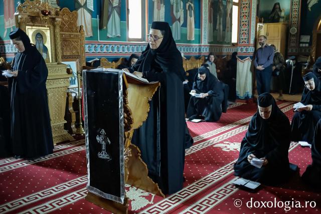 Sfânta Liturghie din Joia Mare la Mănăstirea Paltin