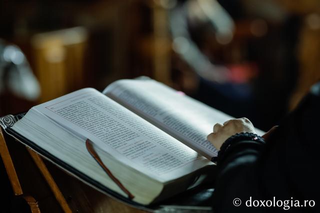 Sfânta Liturghie din Joia Mare la Mănăstirea Paltin