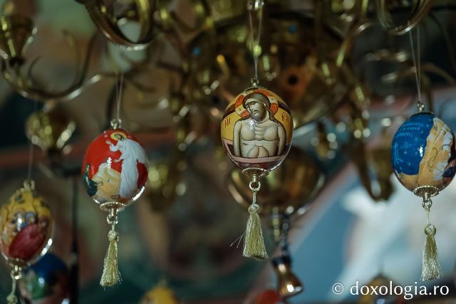 Sfânta Liturghie din Joia Mare la Mănăstirea Paltin
