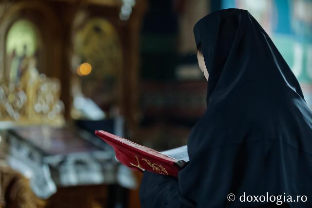Sfânta Liturghie din Joia Mare la Mănăstirea Paltin