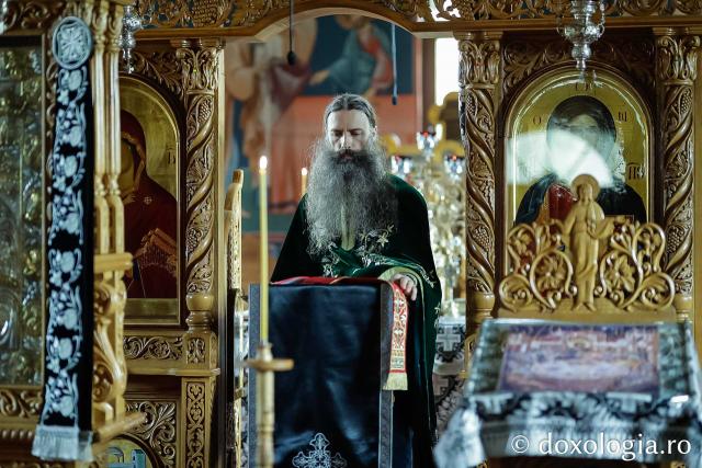 Sfânta Liturghie din Joia Mare la Mănăstirea Paltin