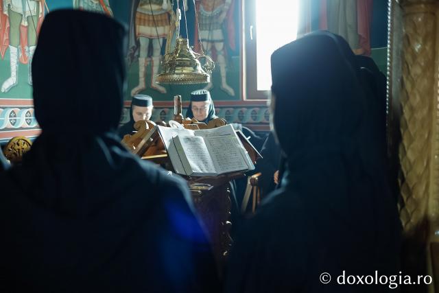 Sfânta Liturghie din Joia Mare la Mănăstirea Paltin