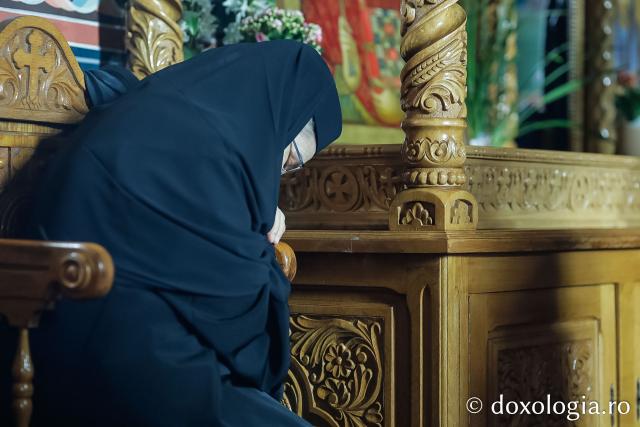 Sfânta Liturghie din Joia Mare la Mănăstirea Paltin