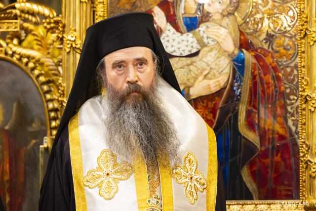 Moaștele întregi ale Sfintei Împărătese Elena au fost întâmpinate la Catedrala Patriarhală / Foto: Mircea Florescu / basilica.ro Moaștele întregi ale Sfintei Împărătese Elena au fost întâmpinate la Catedrala Patriarhală