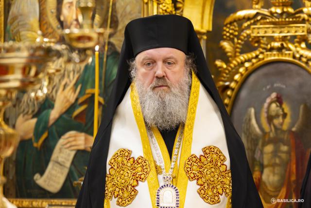Moaștele întregi ale Sfintei Împărătese Elena au fost întâmpinate la Catedrala Patriarhală / Foto: Mircea Florescu / basilica.ro Moaștele întregi ale Sfintei Împărătese Elena au fost întâmpinate la Catedrala Patriarhală