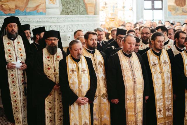 Întronizarea Preasfințitului Părinte BenedicÎntronizarea Preasfințitului Părinte Benedict ca Episcop al Sălajului / Foto: Rotund Perfectt ca Episcop al Sălajului / Foto: Rodund Perfect Întronizarea Preasfințitului Părinte Benedict ca Episcop al Sălajului