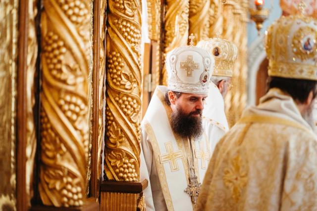 Întronizarea Preasfințitului Părinte BenedicÎntronizarea Preasfințitului Părinte Benedict ca Episcop al Sălajului / Foto: Rotund Perfectt ca Episcop al Sălajului / Foto: Rodund Perfect Întronizarea Preasfințitului Părinte Benedict ca Episcop al Sălajului