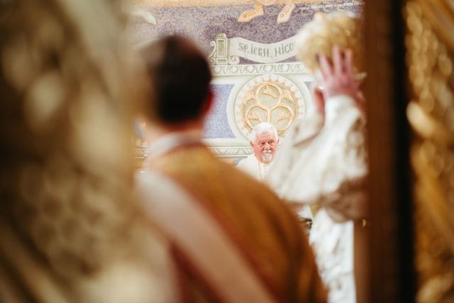 Întronizarea Preasfințitului Părinte BenedicÎntronizarea Preasfințitului Părinte Benedict ca Episcop al Sălajului / Foto: Rotund Perfectt ca Episcop al Sălajului / Foto: Rodund Perfect Întronizarea Preasfințitului Părinte Benedict ca Episcop al Sălajului