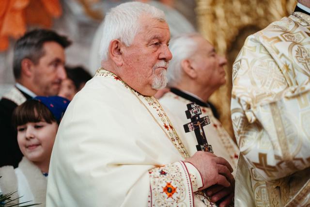 Întronizarea Preasfințitului Părinte BenedicÎntronizarea Preasfințitului Părinte Benedict ca Episcop al Sălajului / Foto: Rotund Perfectt ca Episcop al Sălajului / Foto: Rodund Perfect Întronizarea Preasfințitului Părinte Benedict ca Episcop al Sălajului