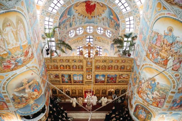 Întronizarea Preasfințitului Părinte BenedicÎntronizarea Preasfințitului Părinte Benedict ca Episcop al Sălajului / Foto: Rotund Perfectt ca Episcop al Sălajului / Foto: Rodund Perfect Întronizarea Preasfințitului Părinte Benedict ca Episcop al Sălajului