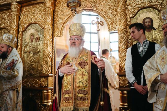 Întronizarea Preasfințitului Părinte BenedicÎntronizarea Preasfințitului Părinte Benedict ca Episcop al Sălajului / Foto: Rotund Perfectt ca Episcop al Sălajului / Foto: Rodund Perfect Întronizarea Preasfințitului Părinte Benedict ca Episcop al Sălajului