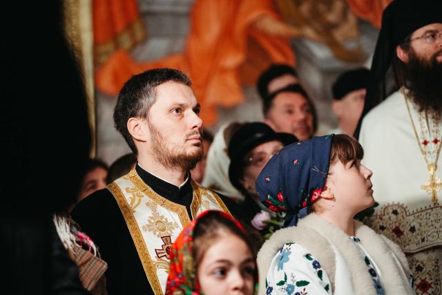 Întronizarea Preasfințitului Părinte BenedicÎntronizarea Preasfințitului Părinte Benedict ca Episcop al Sălajului / Foto: Rotund Perfectt ca Episcop al Sălajului / Foto: Rodund Perfect Întronizarea Preasfințitului Părinte Benedict ca Episcop al Sălajului