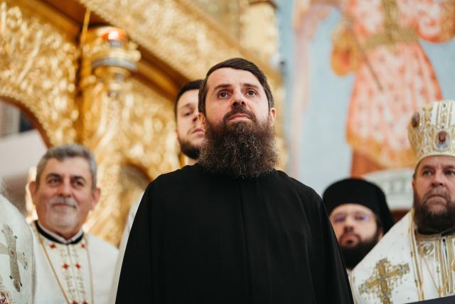 Întronizarea Preasfințitului Părinte BenedicÎntronizarea Preasfințitului Părinte Benedict ca Episcop al Sălajului / Foto: Rotund Perfectt ca Episcop al Sălajului / Foto: Rodund Perfect Întronizarea Preasfințitului Părinte Benedict ca Episcop al Sălajului