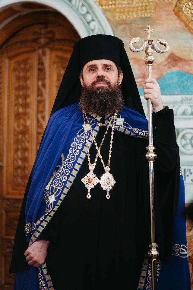 Întronizarea Preasfințitului Părinte BenedicÎntronizarea Preasfințitului Părinte Benedict ca Episcop al Sălajului / Foto: Rotund Perfectt ca Episcop al Sălajului / Foto: Rodund Perfect Întronizarea Preasfințitului Părinte Benedict ca Episcop al Sălajului